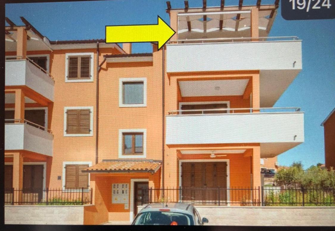 Apartment Dertil Premantura Esterno foto